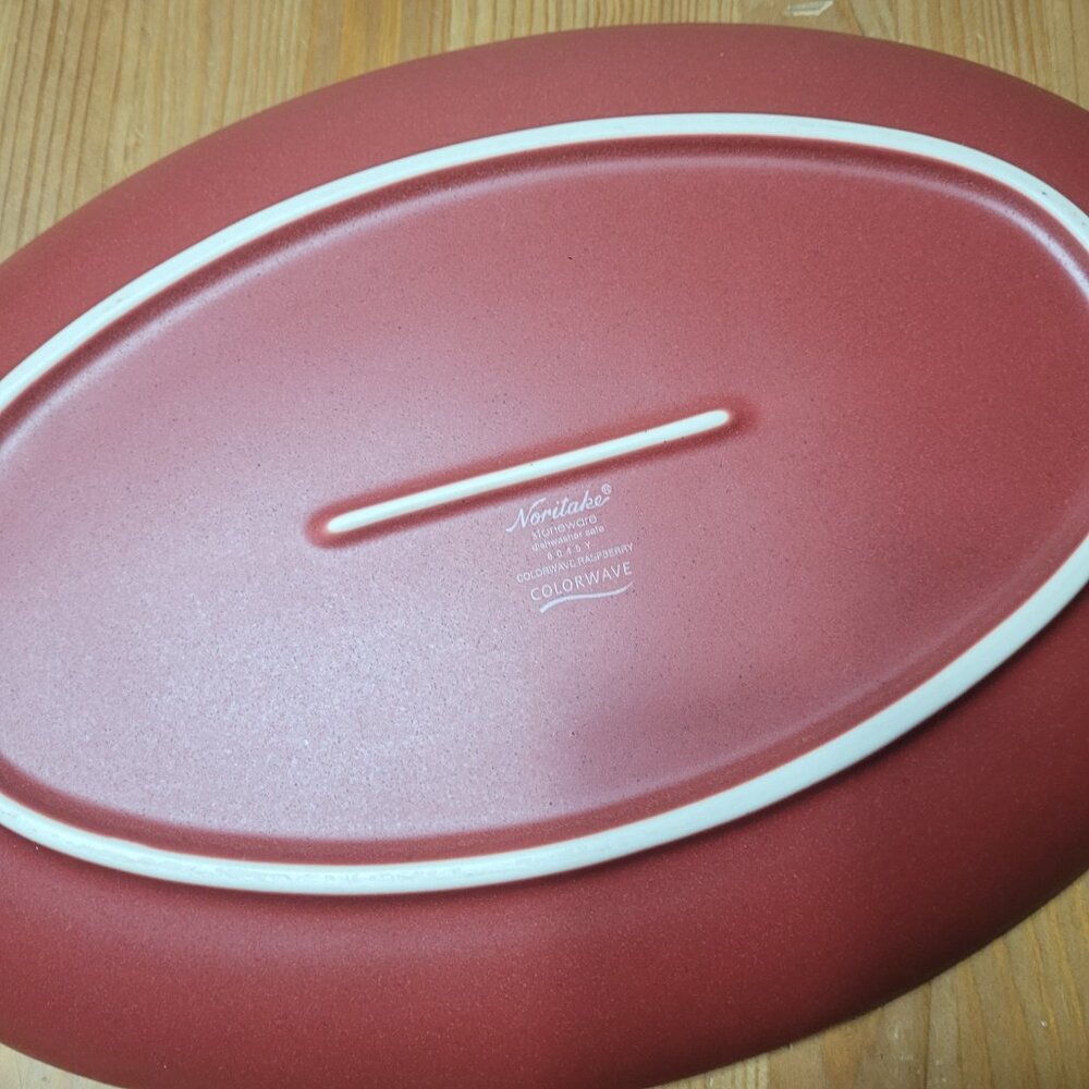 Noritake Colorwave Raspberry 16" Oval Serving Platter - Picture 2 of 4
